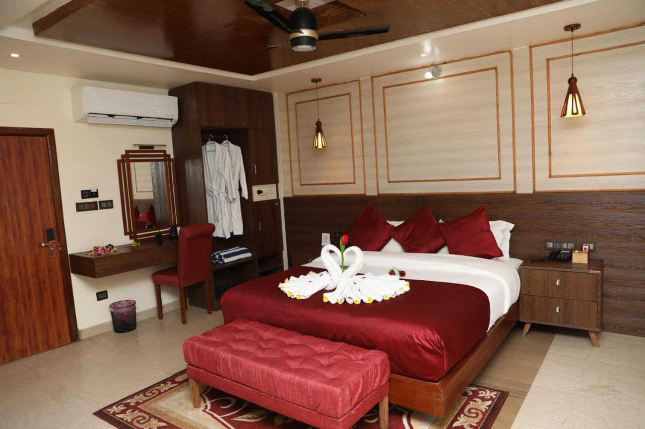 Kc'S Home Sauraha Exterior photo